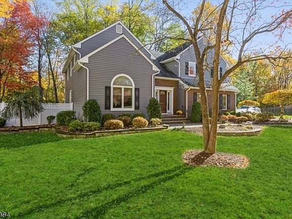 2nd image of 21 Bell Dr