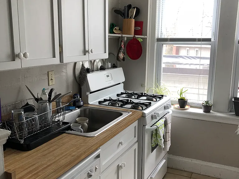 23 Lanark Rd #6 — Photo 3