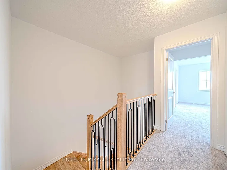 1054 Lockie Dr — Photo 23