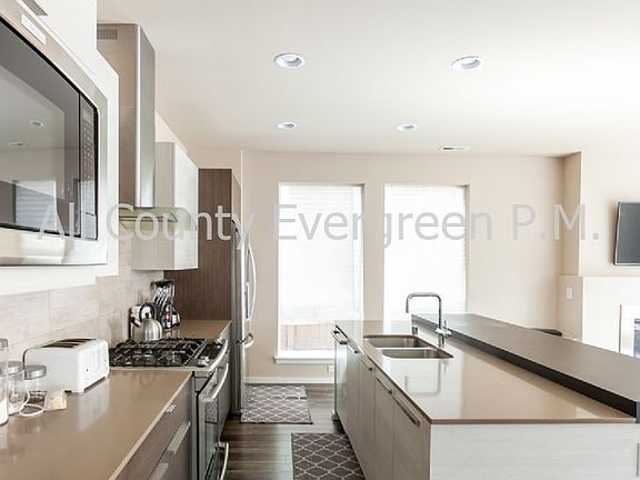 4th image of 5607 Elaine Ave SE