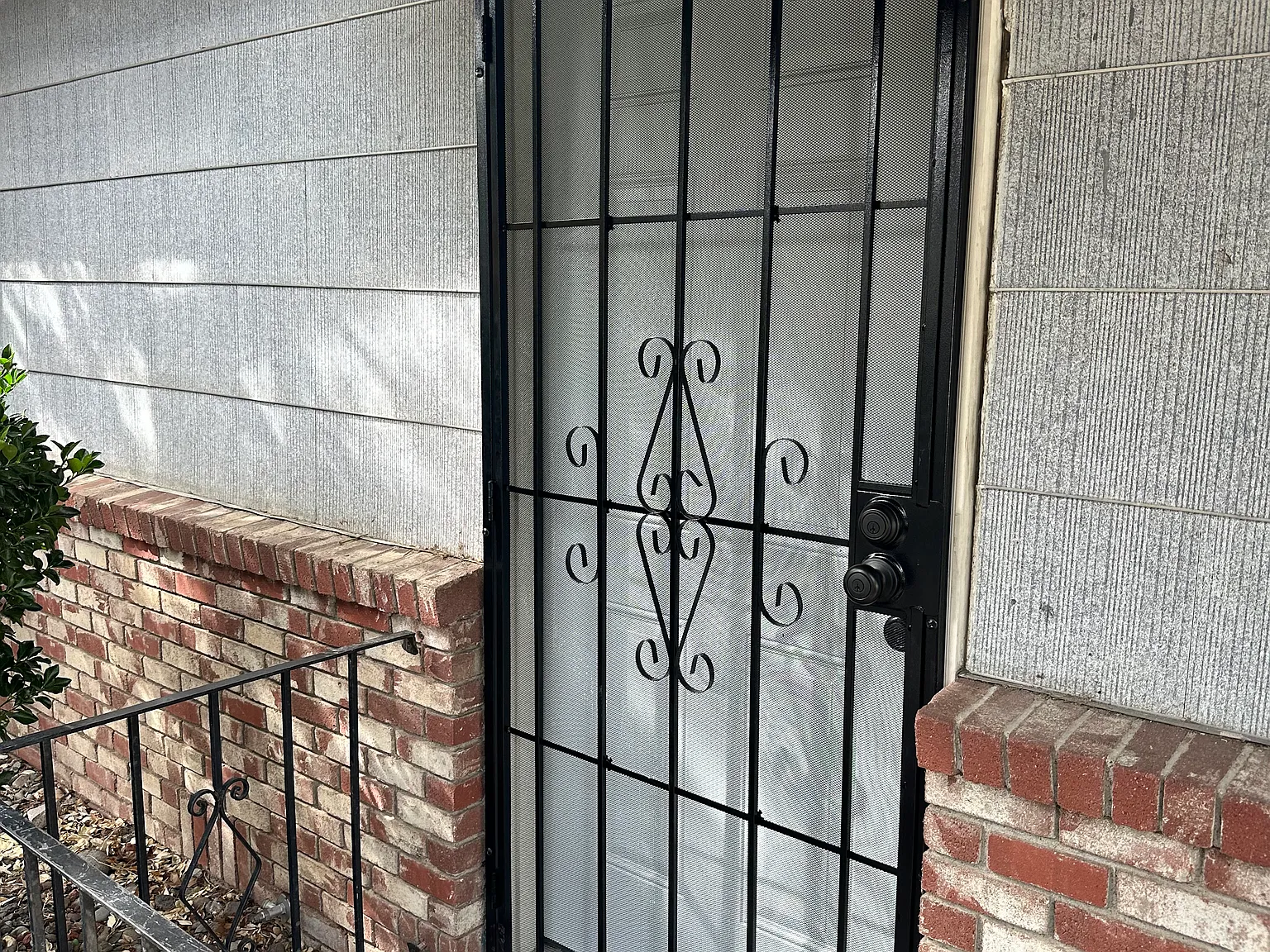 2 bed, 732 sqft, $2,000 — Photo 2