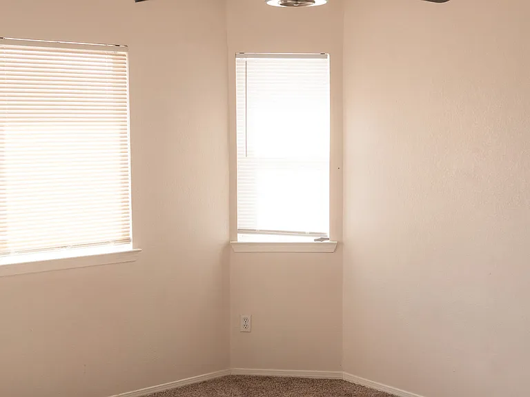 5760 W Valley Cir — Photo 16