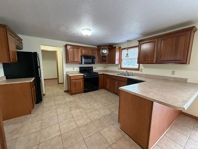1114 W Depoy Dr — Photo 8