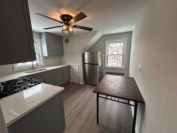 3rd image of 2 La Salle Ave Floor 2