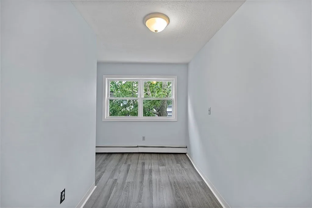 3 bed, 850 sqft, $3,100 — Photo 4
