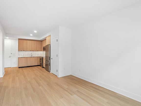 4th image of 499 President St #816