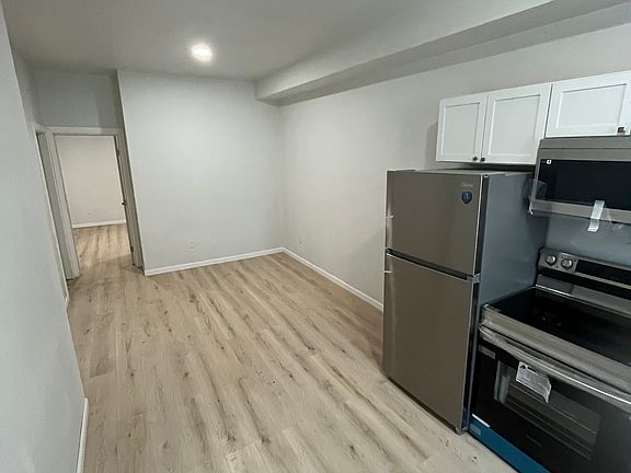 3rd image of 3316 W Cumberland St #1