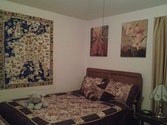Guest bedroom