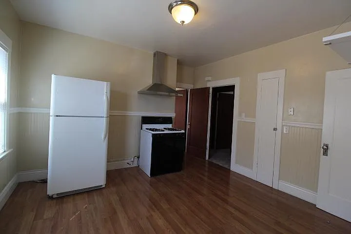 466 Pacific Ave — Photo 8