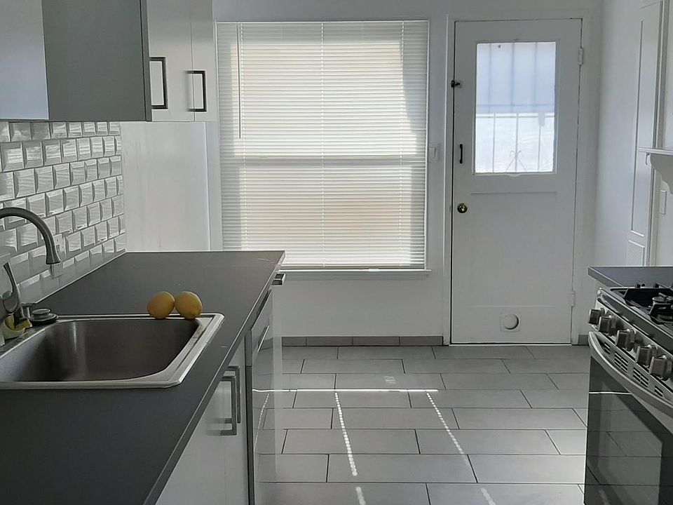 1st image of 1736 W 165th Pl