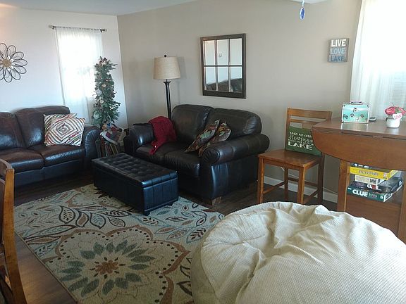 3rd image of 51 Lakeside Blvd