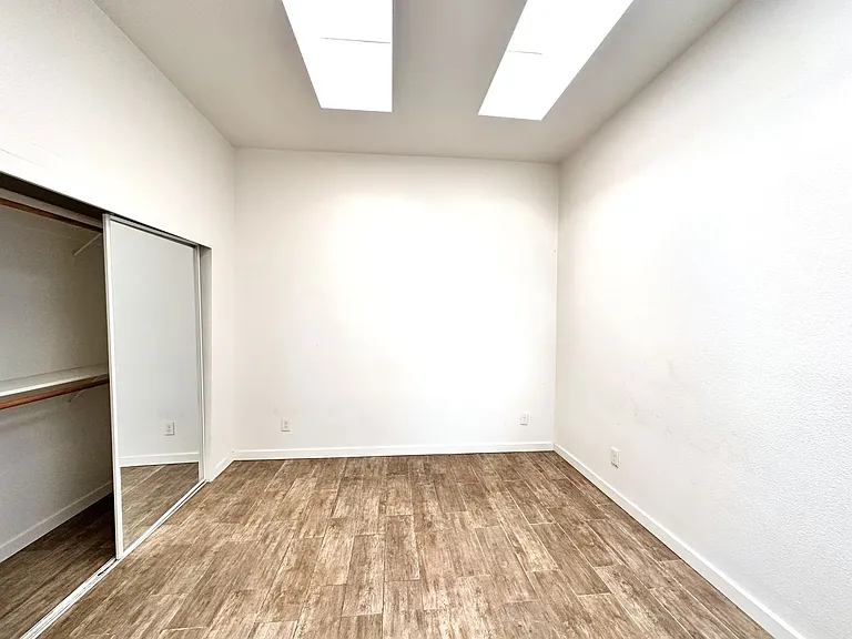 646 Hegenberger Rd #C — Photo 10