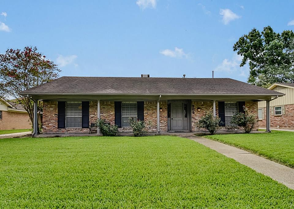 1st image of 703 Blue Willow Dr