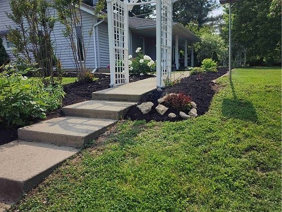 3rd image of 1653 Oxford Trenton Rd