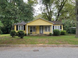 910 Rood Ave, Albany, GA 31705