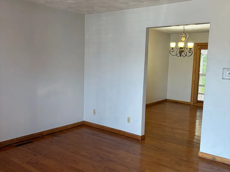 130 Cadle Dr — Photo 4
