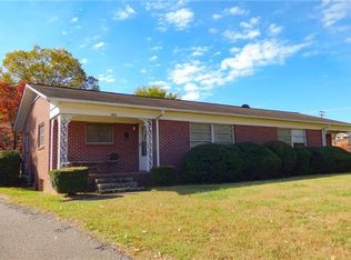 1625 2nd Ave NW, Hickory, NC 28601