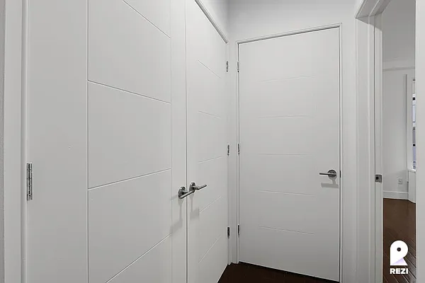 Rented by REZI | media 17