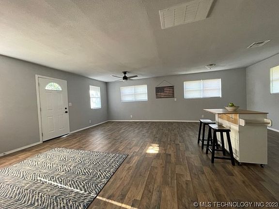 3rd image of 1207 S Tyler Ave
