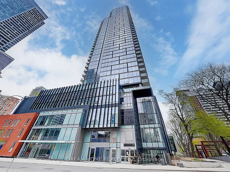 3 Gloucester St #1809 — Photo 40
