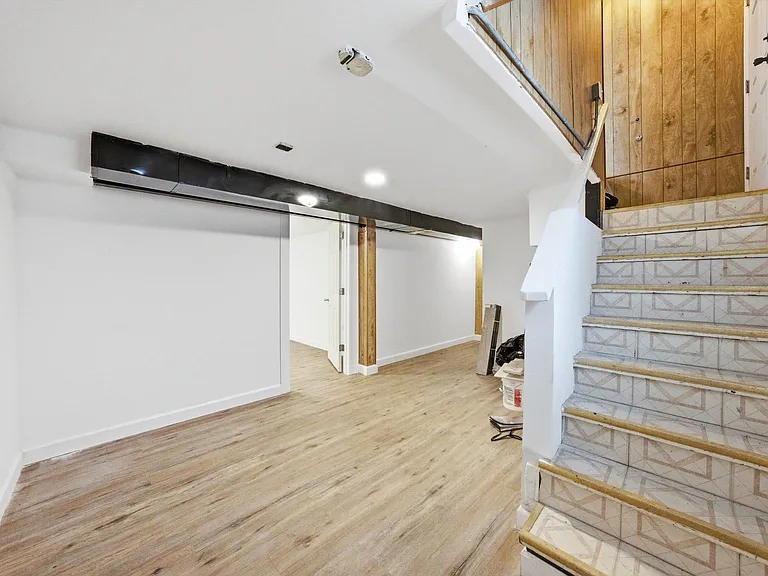 4605 S Laramie Ave — Photo 23