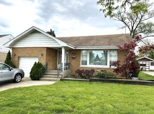 7141 W Keeney St, Niles, IL 60714
