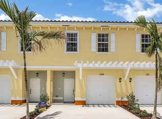 1027 NW 40th Ter, Lauderhill, FL 33313