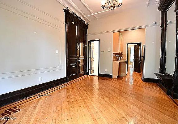 2nd image of 208 Hancock St #1