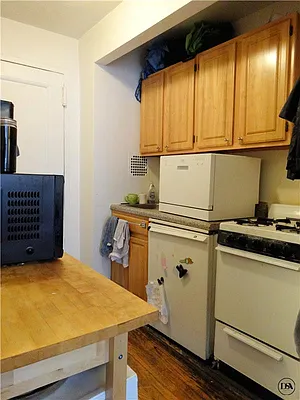 Rented by DSA Realty | media 8