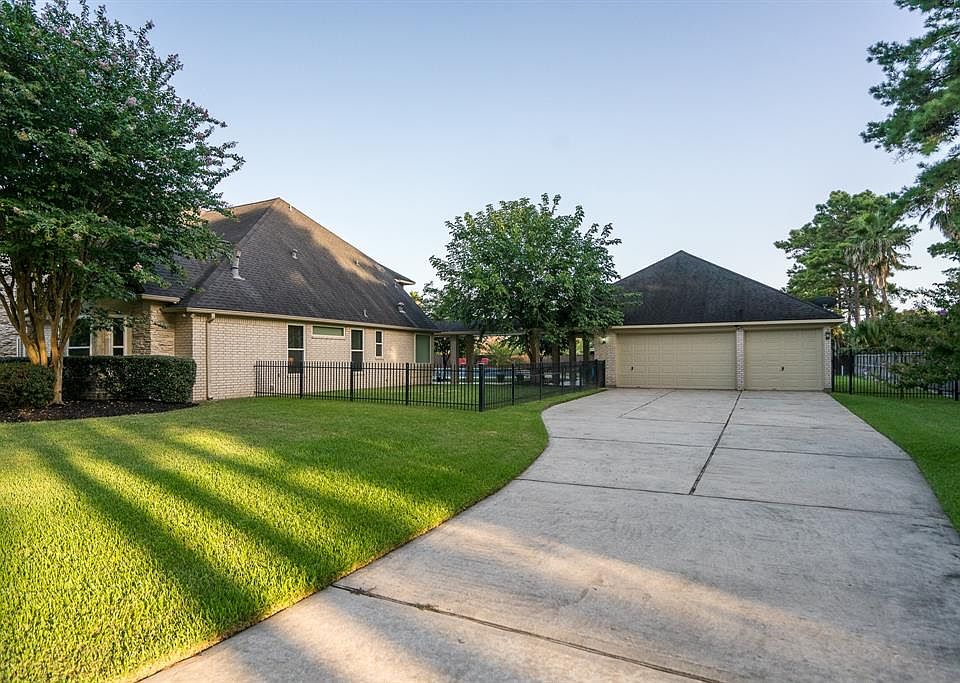 1st image of 17311 Scenic Lake Ct