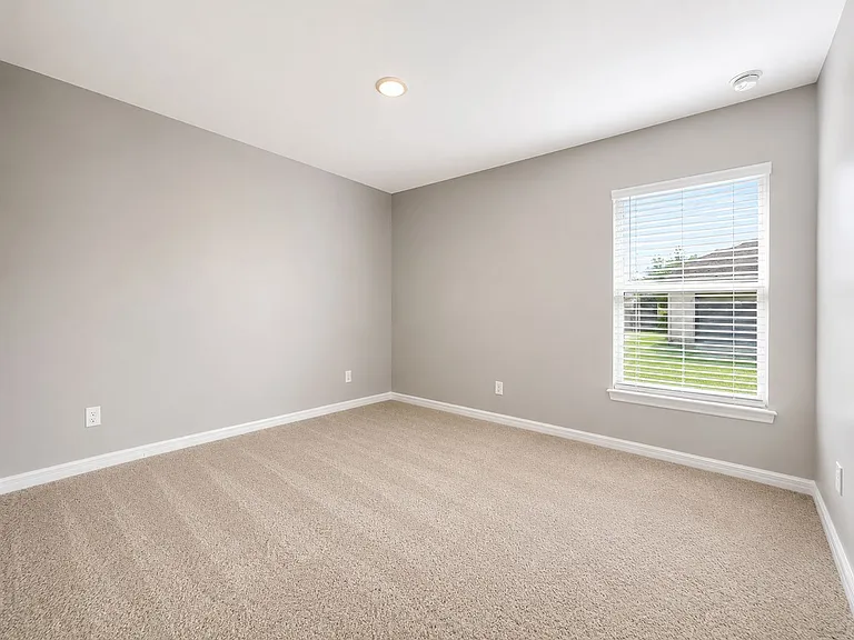 2728 NE 5th Pl — Photo 14