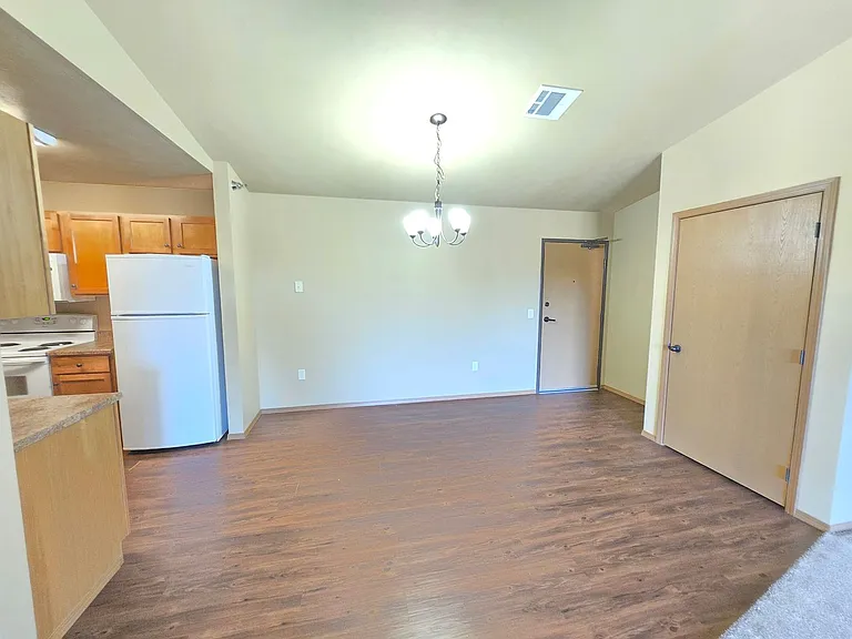 Sunrise Ii Apartments — Photo 5