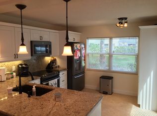 41 Essex Ct APT B, Royal Palm Beach, FL 33411
