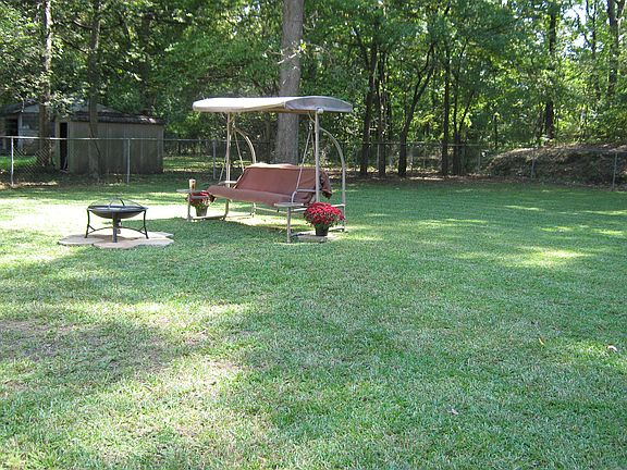 5th image of 3674 Farwood Dr