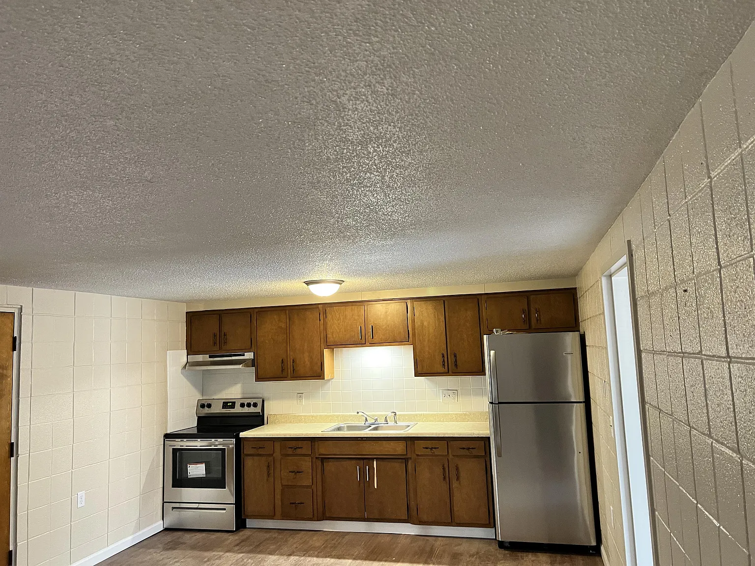 1118 East Morton Avenue - 76 — Photo 1