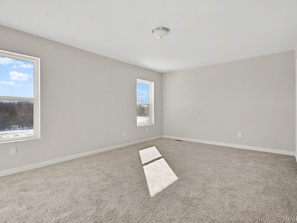 9046 Rhyan Rd, photo 9