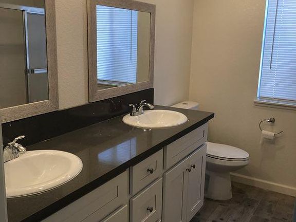 2nd image of 4556 Mesa Blvd