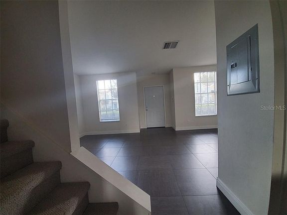 4th image of 1229 Charlesworth Dr