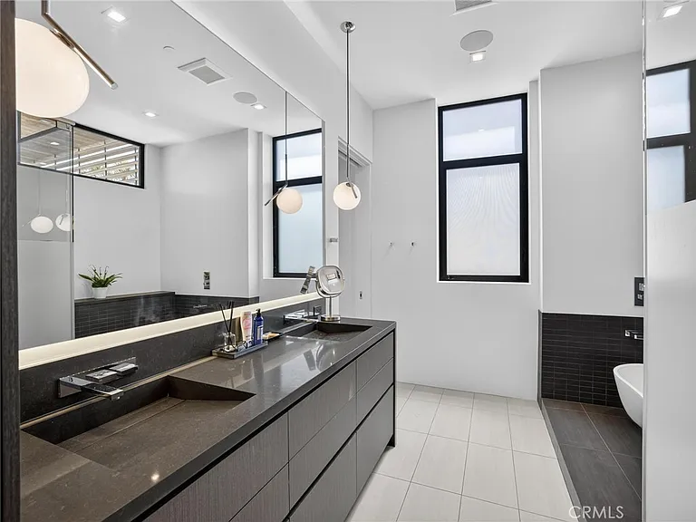 703 N Lucia Ave — Photo 14