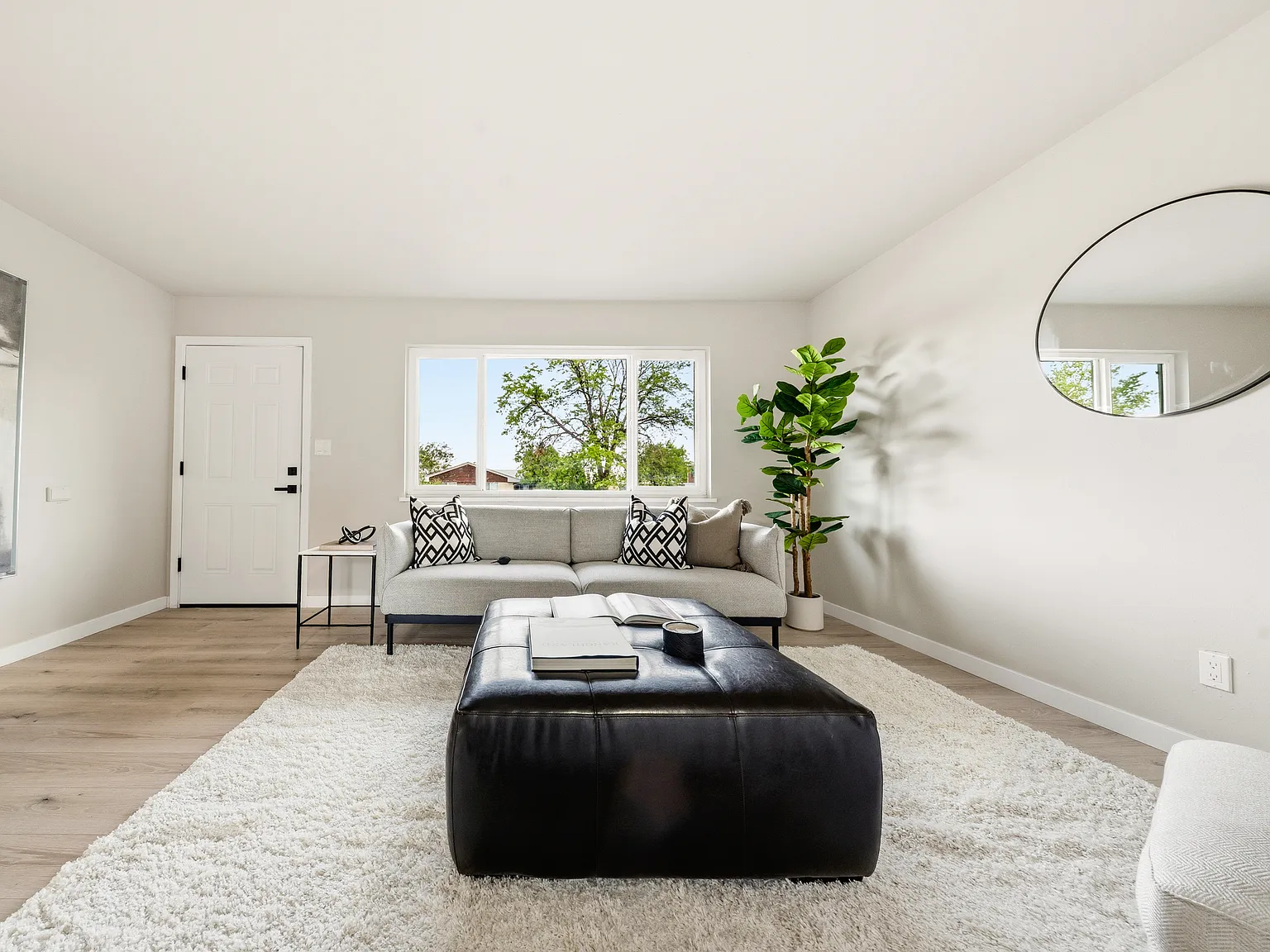 2 bed, 750 sqft, $1,800 — Photo 2