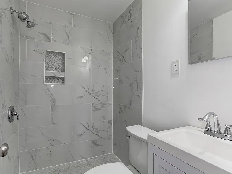 1169 Summit St NE — Photo 50