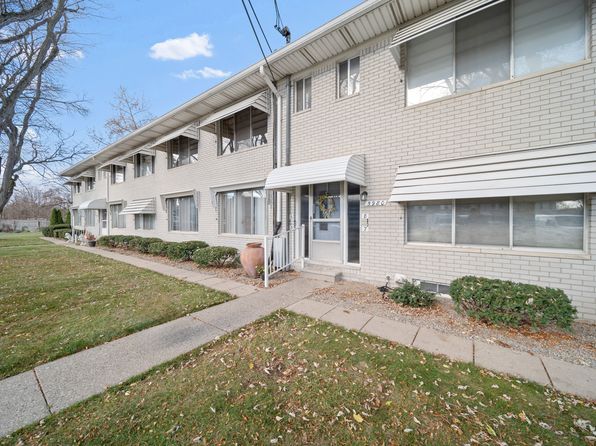 5980 Alan Dr APT 6, Brighton, MI 48116