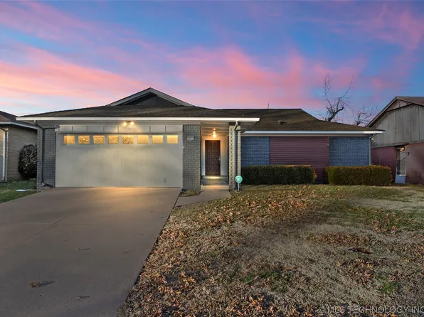 8913 E 56th St, Tulsa, OK 74145