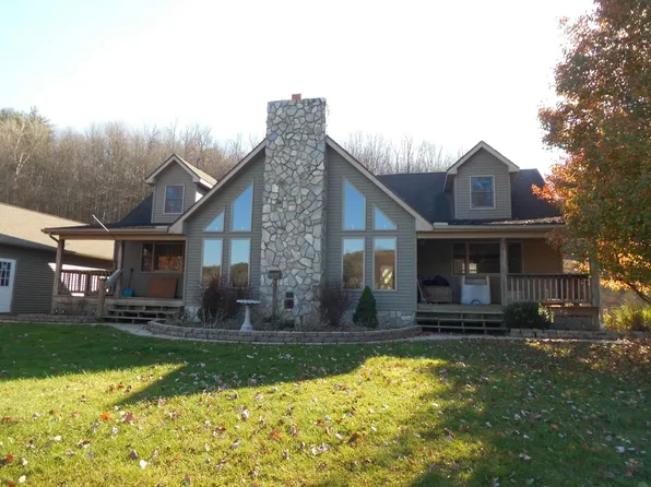 122 Dr Dr, Brockport, PA 15823