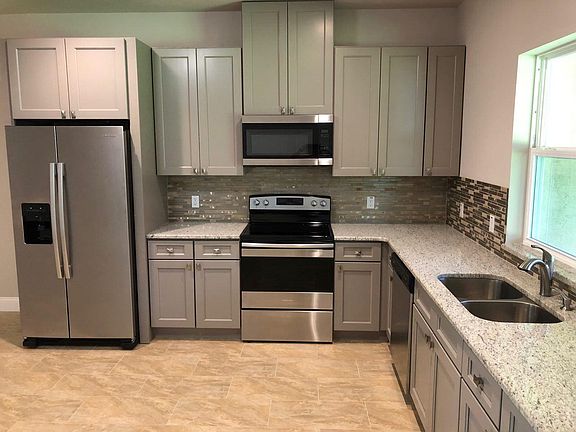 3rd image of 8 Brelyn Pl #A