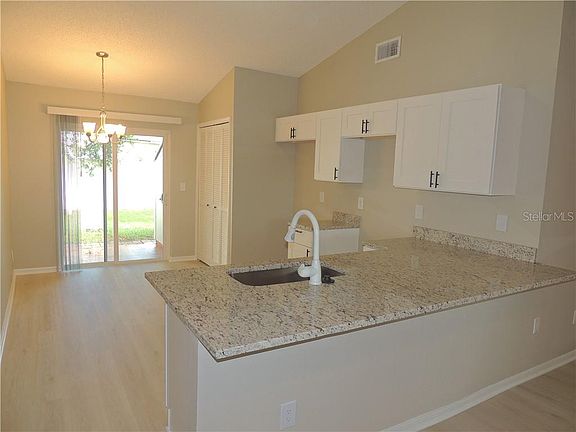 4th image of 5975 Wallace Dr