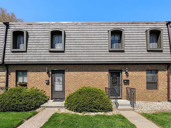 2nd image of 625 Country Club Dr APT A2