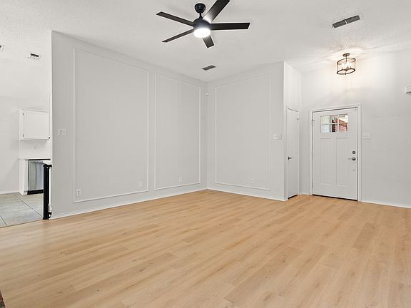 4th image of 6808 Cedar Shadow Dr