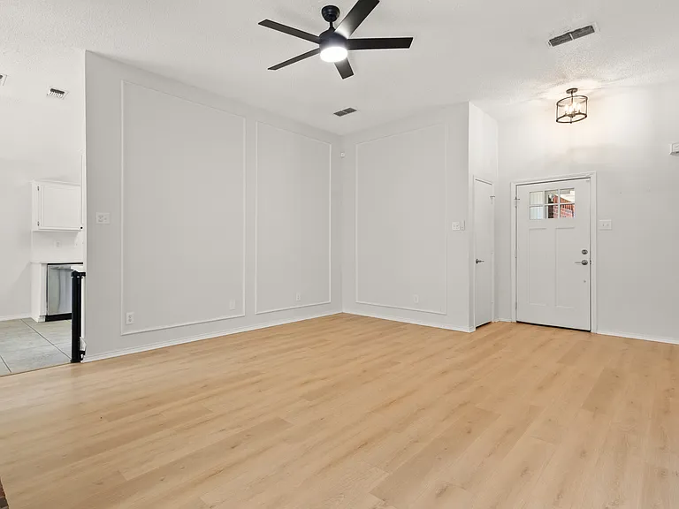 6808 Cedar Shadow Dr — Photo 4