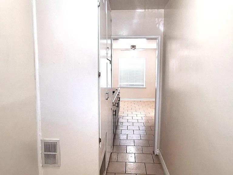 4033 W El Segundo Blvd #D — Photo 16